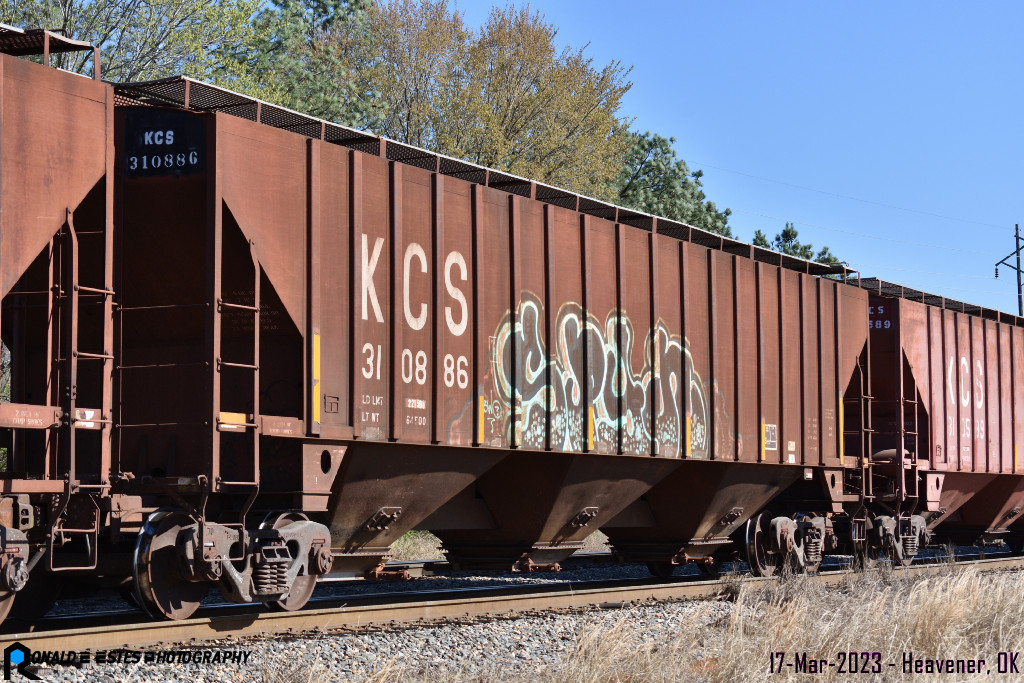 PRN2023030167_400 Kansas City Southern KCS  310886 Hopper Car 60 1" LO C113 3 Bay Covered Ribbed 4750cf